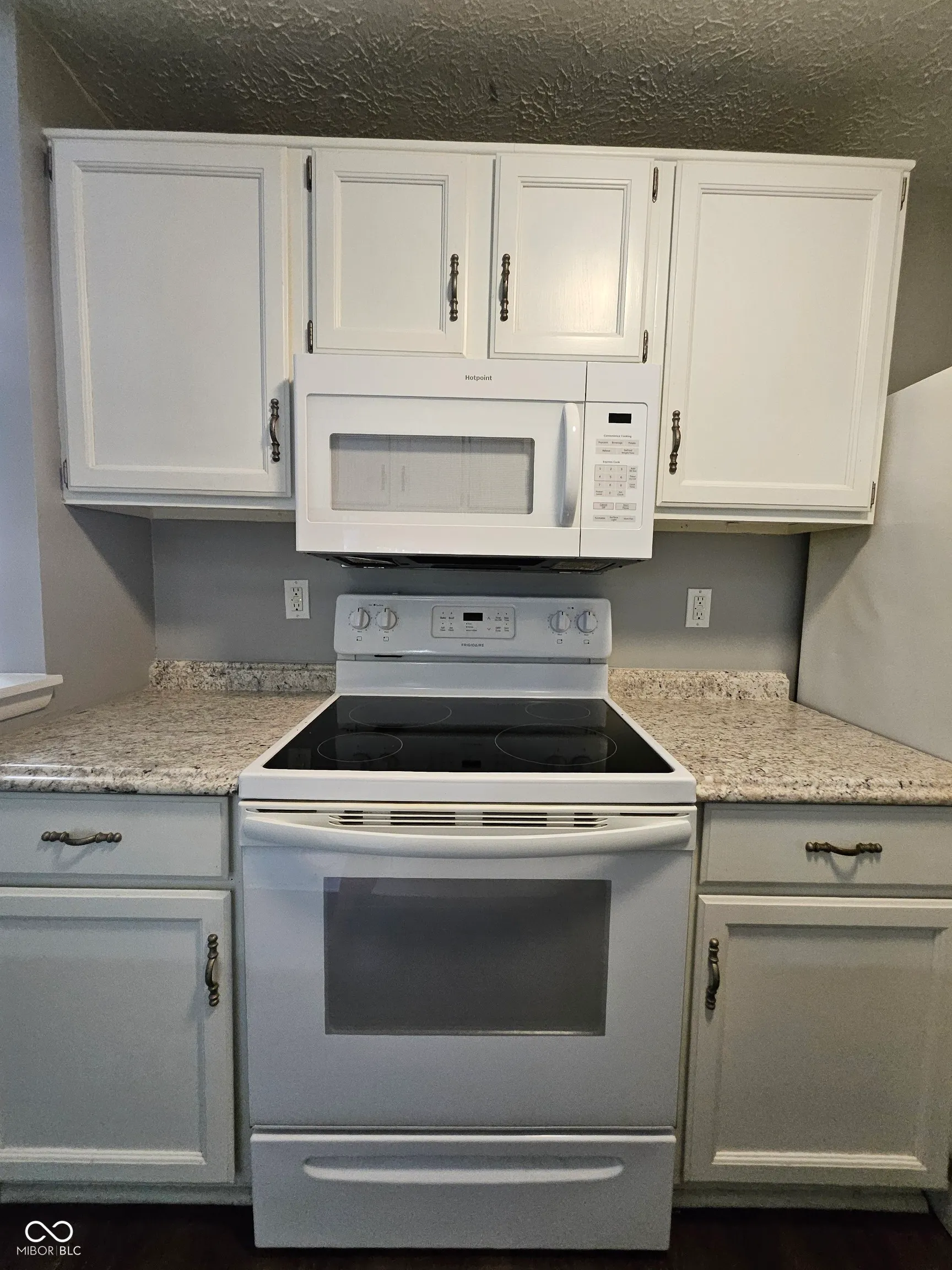 Indianapolis, Indiana 46250, United States, 2 Bedrooms Bedrooms, ,2 BathroomsBathrooms,Residential,Active,210630