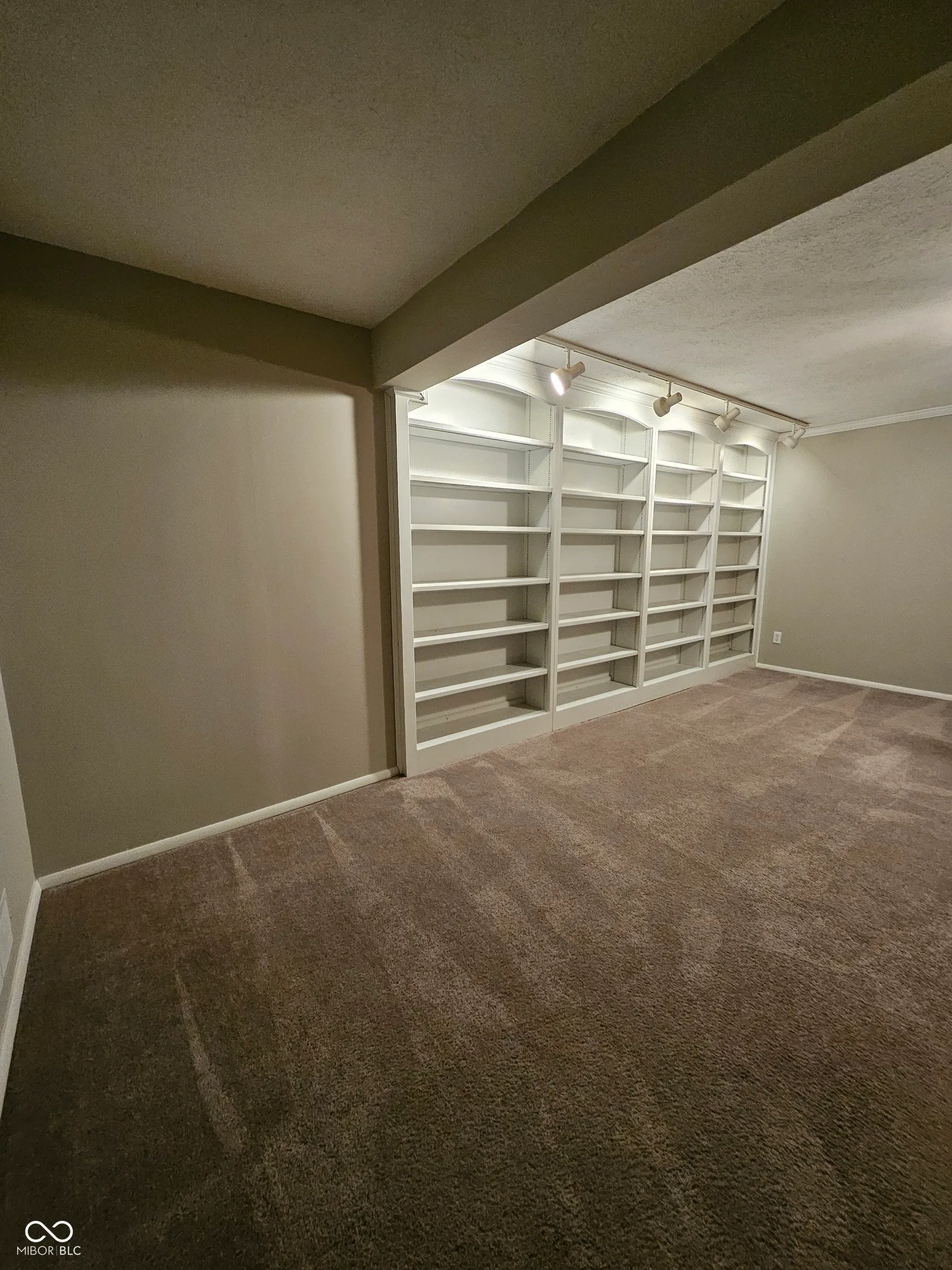 Indianapolis, Indiana 46250, United States, 2 Bedrooms Bedrooms, ,2 BathroomsBathrooms,Residential,Active,210630