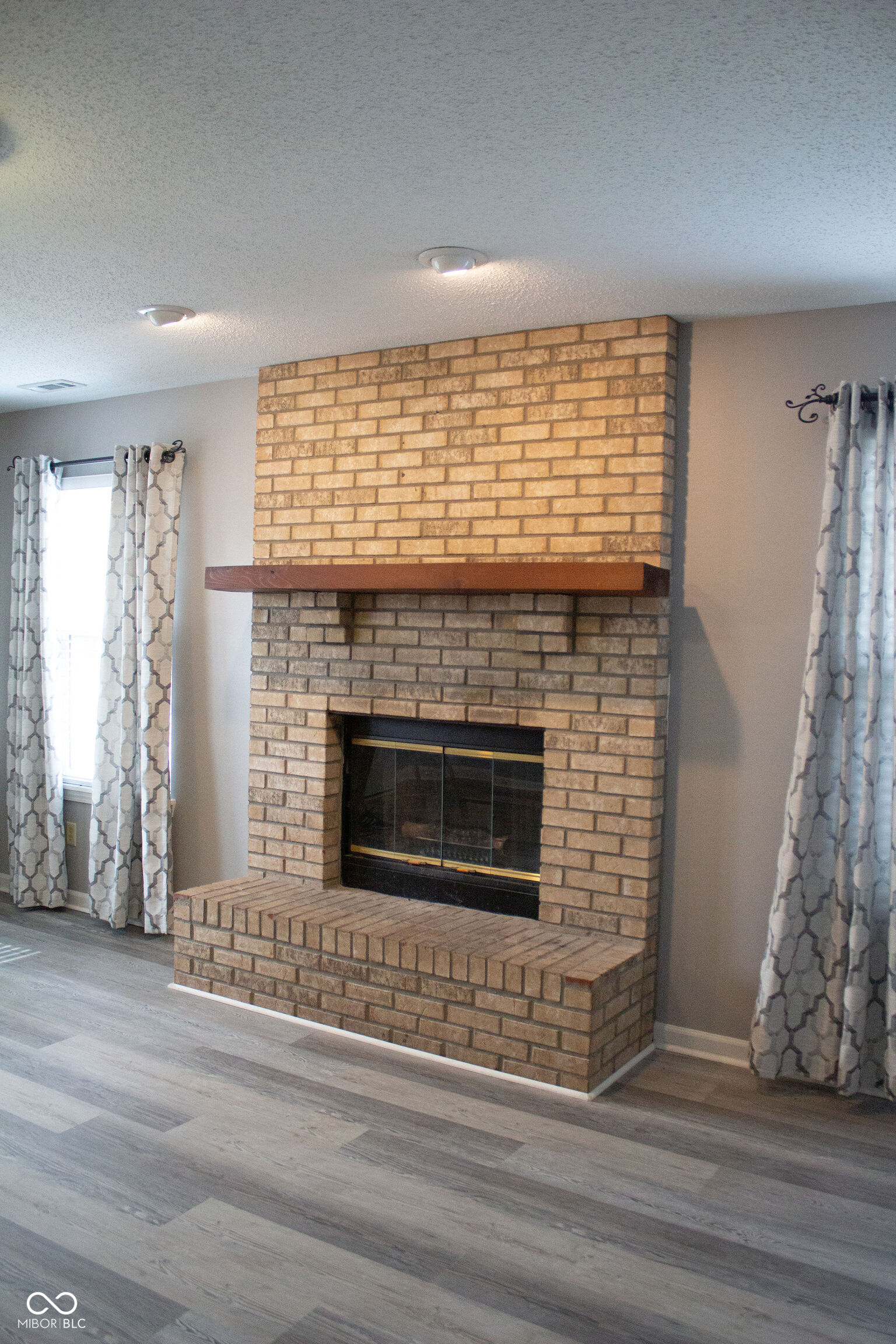 405 E New York Street