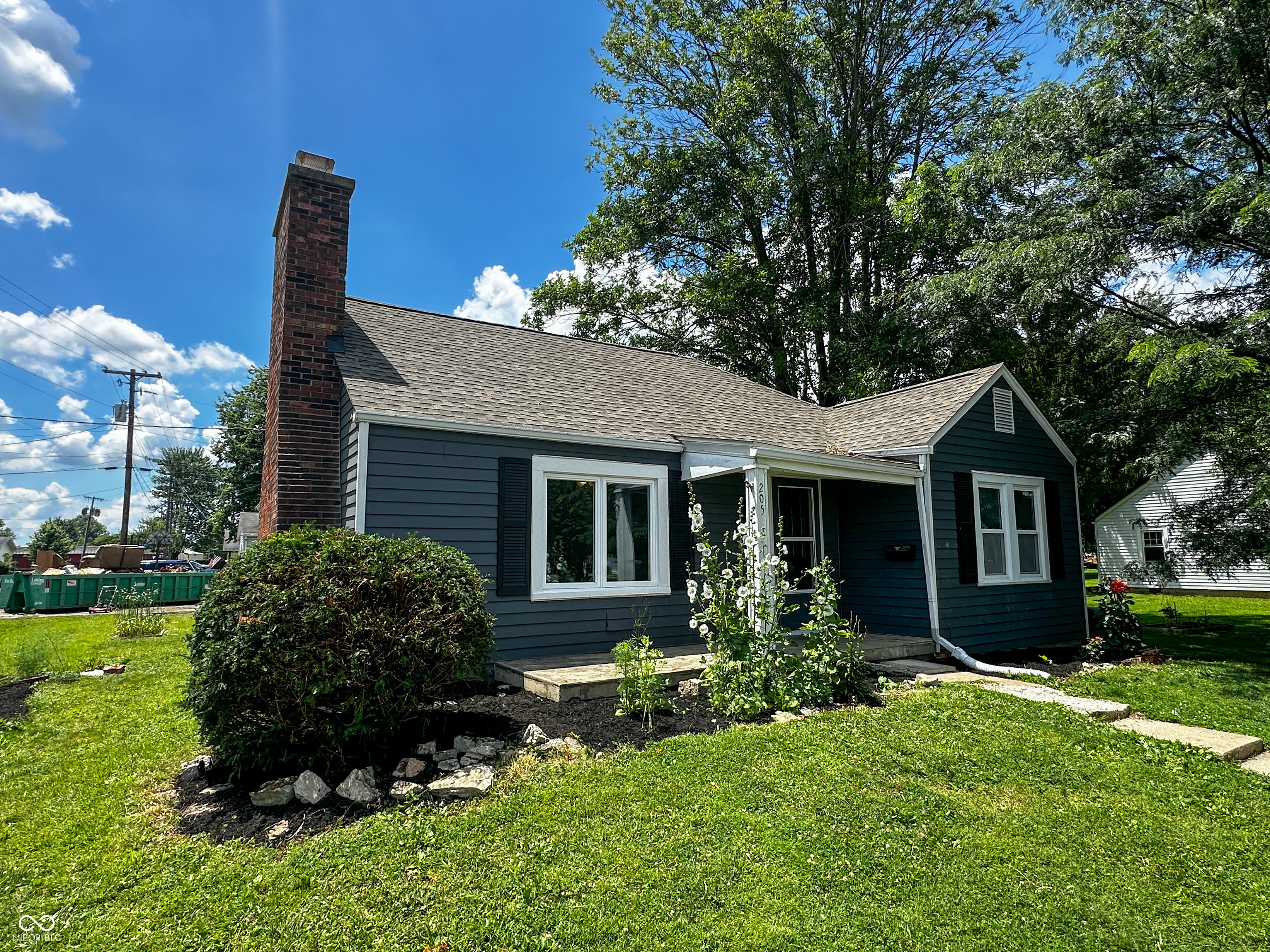 205 N Sycamore Streets
