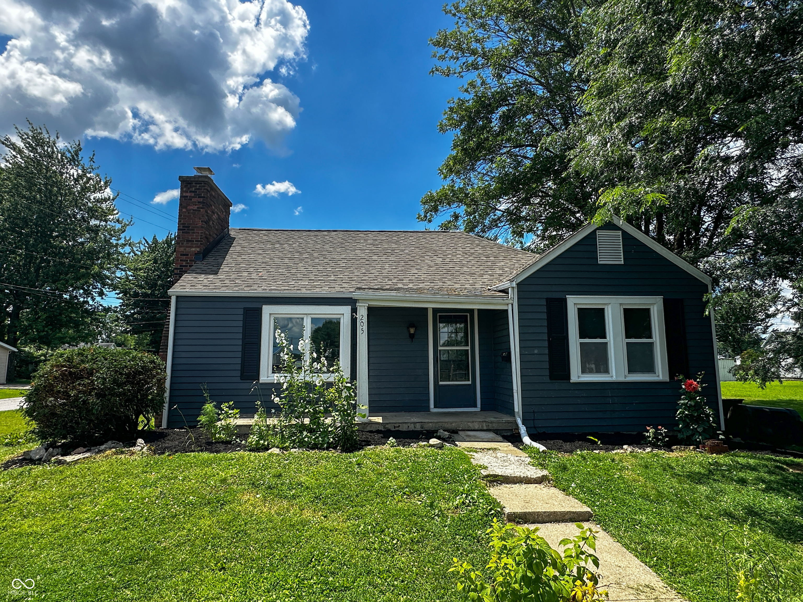 205 N Sycamore Streets