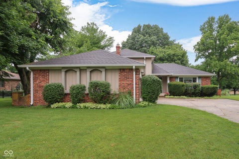 Photo of 388 Leaning Tree Road, Greenwood, IN 46142 (MLS # 22110357)
