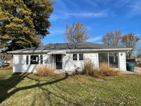 Photo of 3412 W 30th Street, Muncie, IN 47302 (MLS # 22075159)