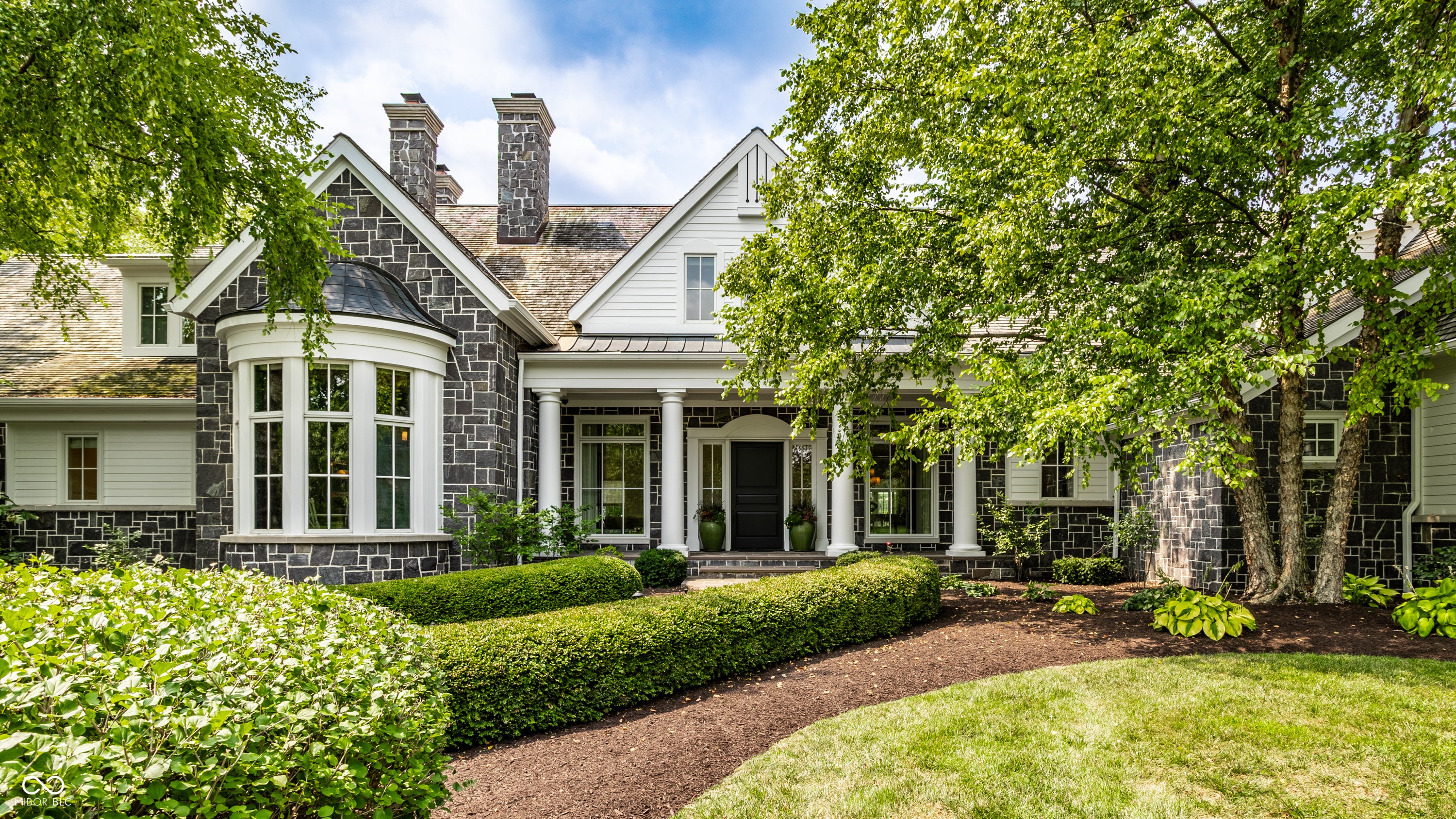 1121 Laurelwood
