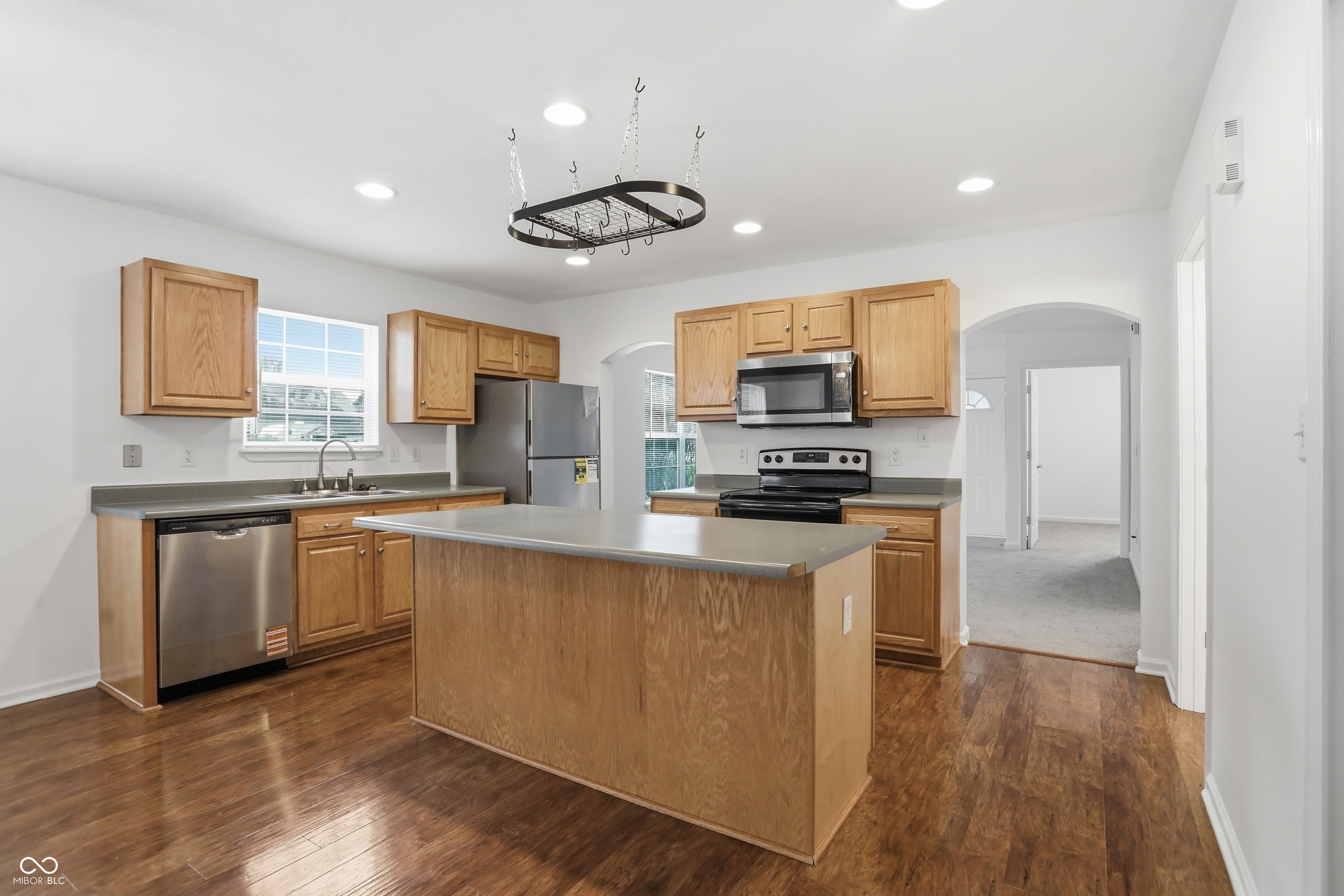 100 S Nebraska Street