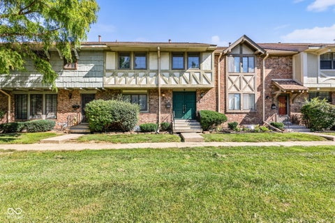 Photo of 8119 Bromley Place, Indianapolis, IN 46219 (MLS # 22122845)