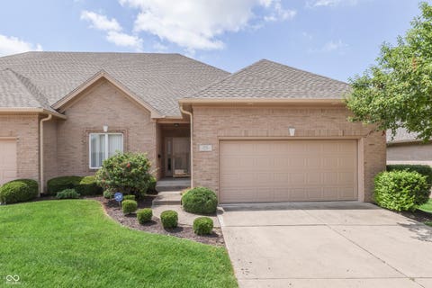 Photo of 1496 Heron Ridge Boulevard, Greenwood, IN 46143 (MLS # 22117922)