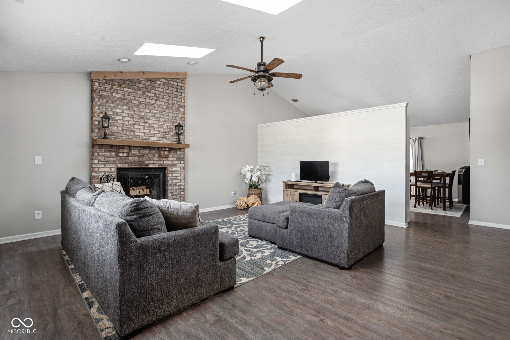 349 E Quail Wood Lane