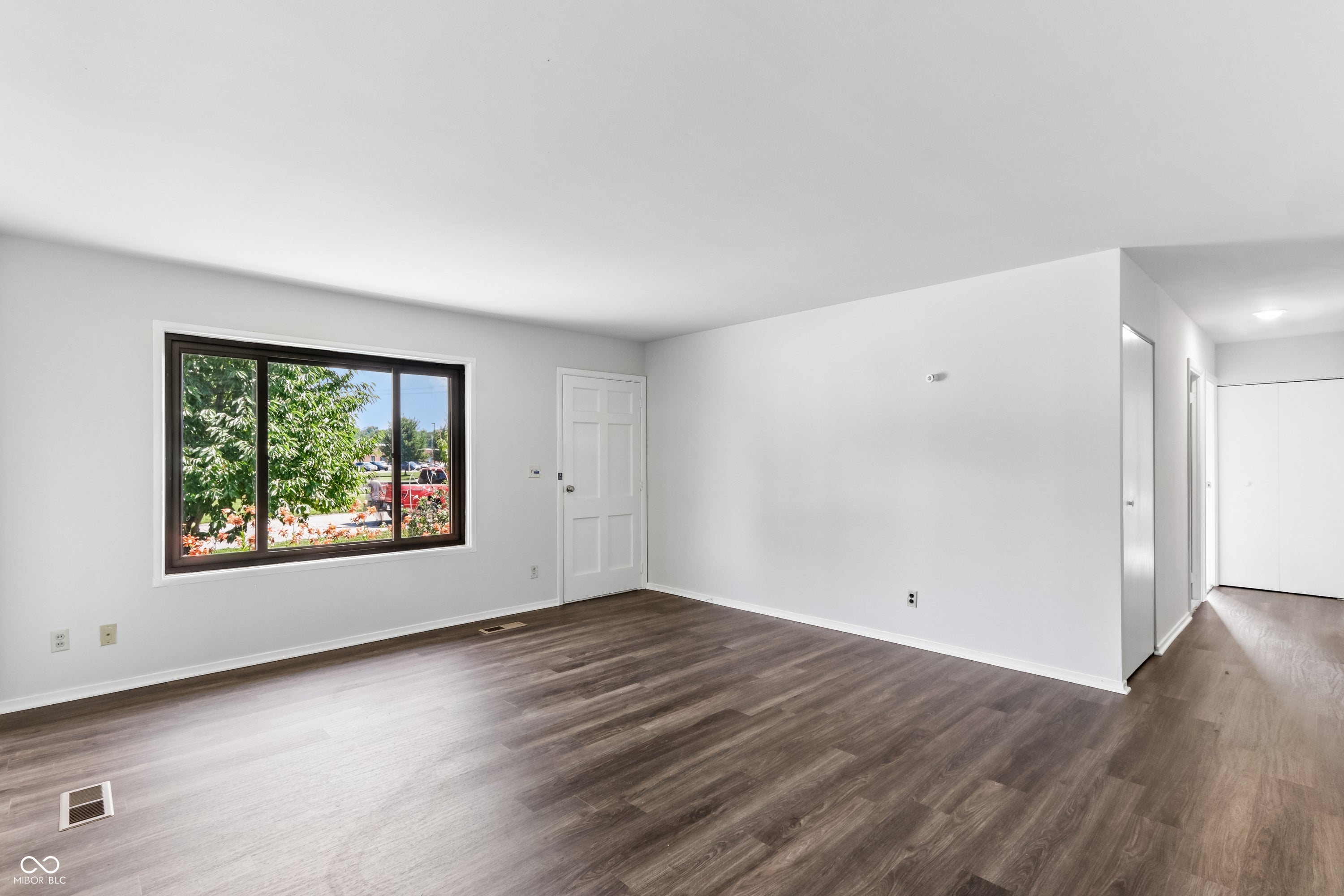 1006 Longfellow Lane