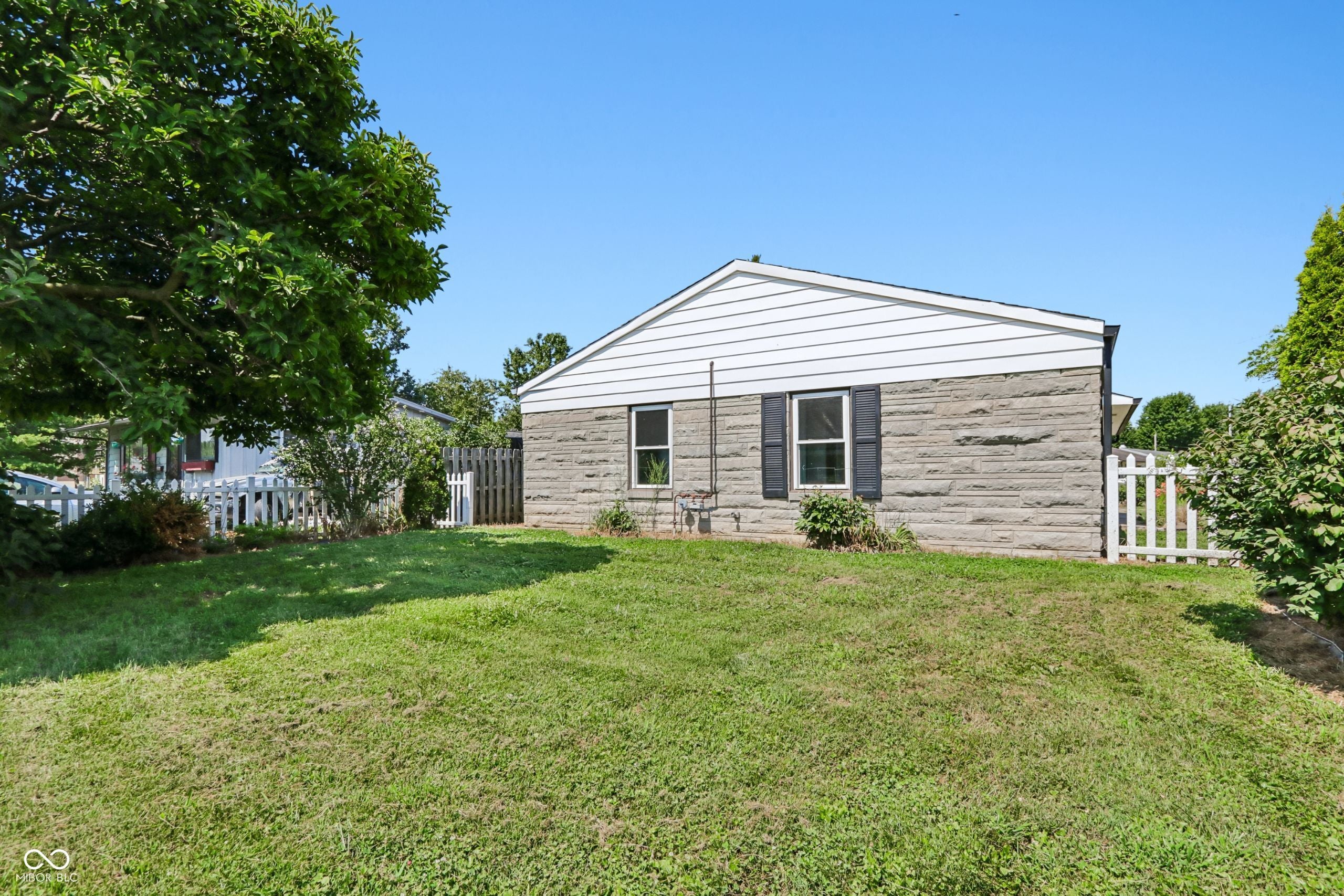 1006 Longfellow Lane