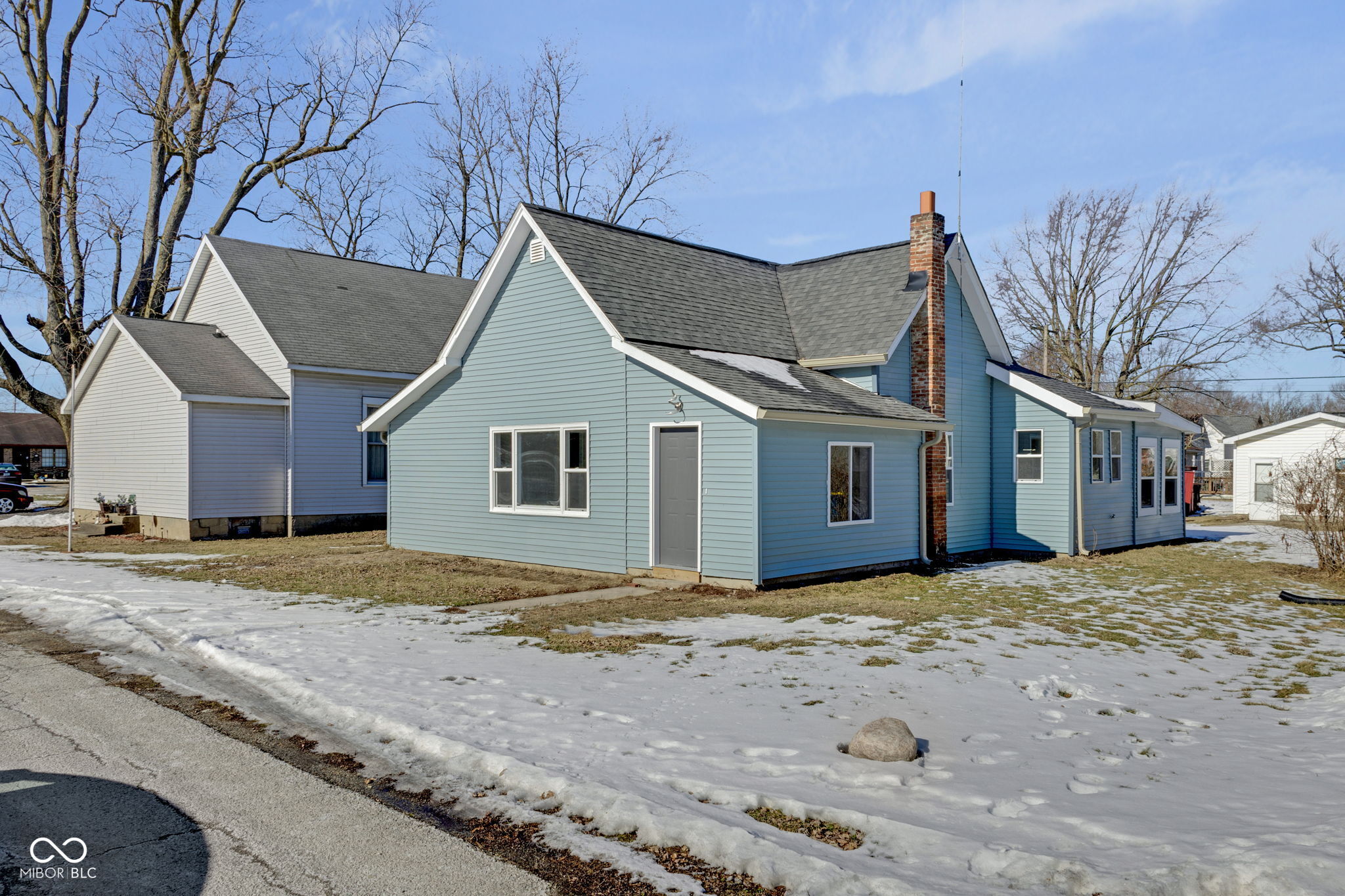 405 E 9th Street
