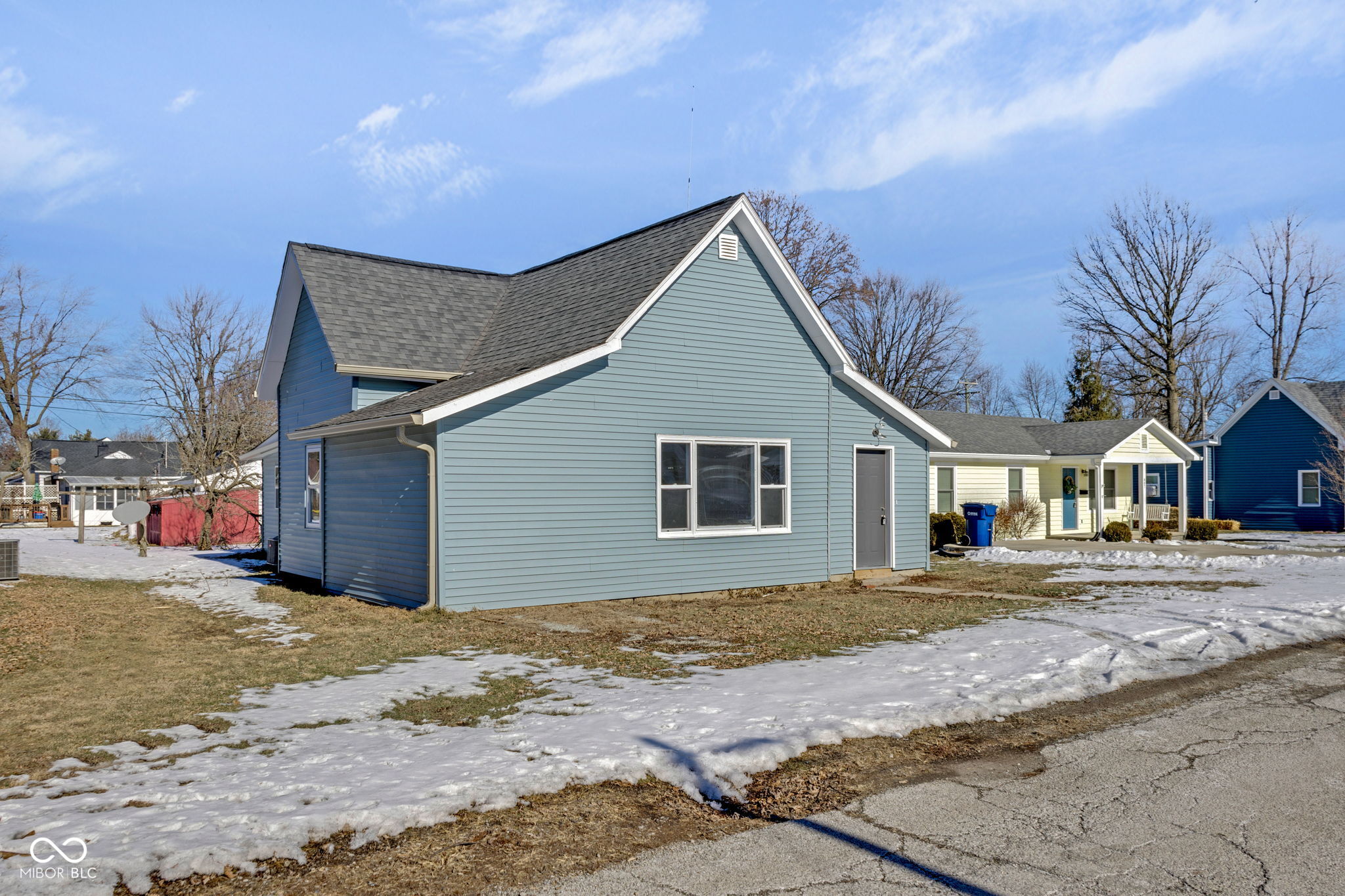 405 E 9th Street