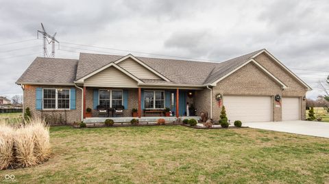 Photo of 5923 N County Road 100 E, Pittsboro, IN 46167 (MLS # 22074655)
