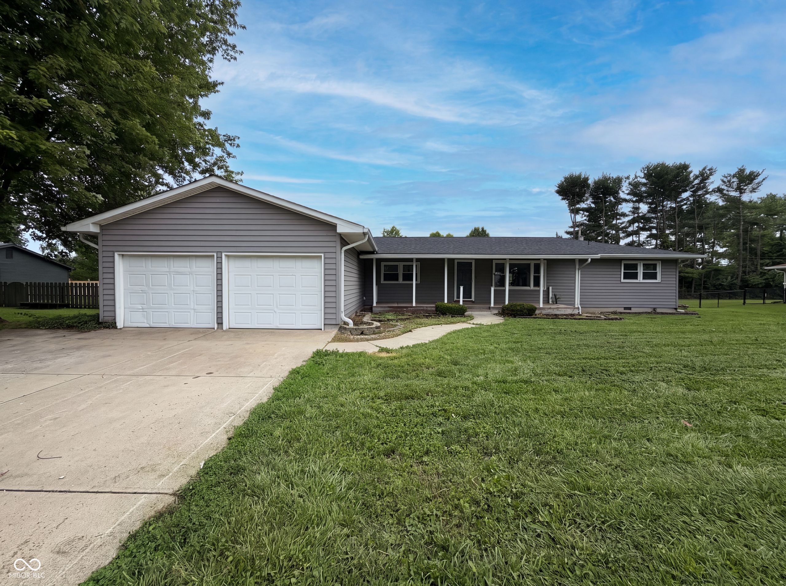 902 W Highland Drive
