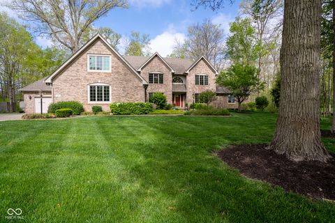 Photo of 1112 N Dogwood Way, Greenfield, IN 46140 (MLS # 22095178)