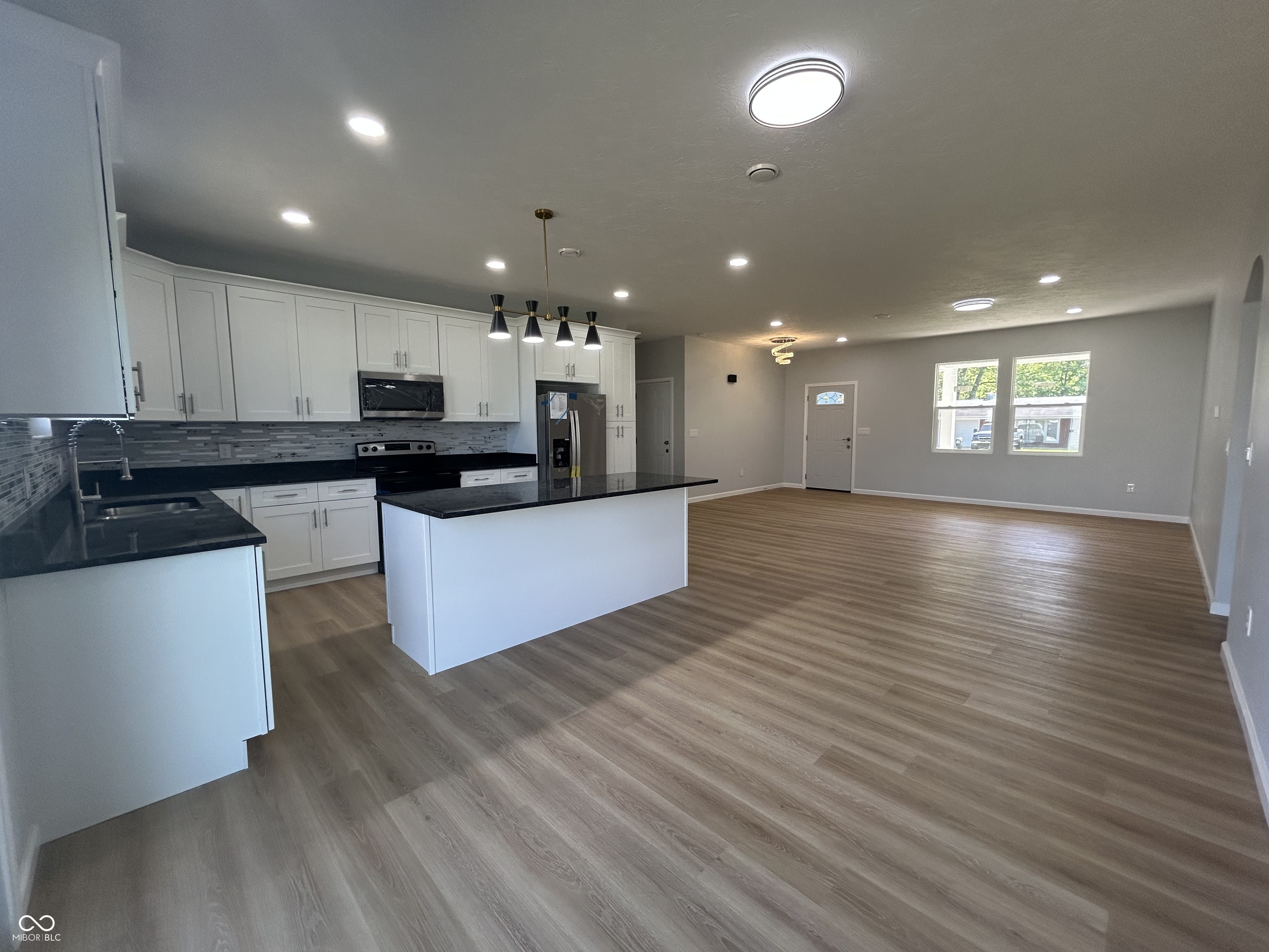 223 N Coventry Drive