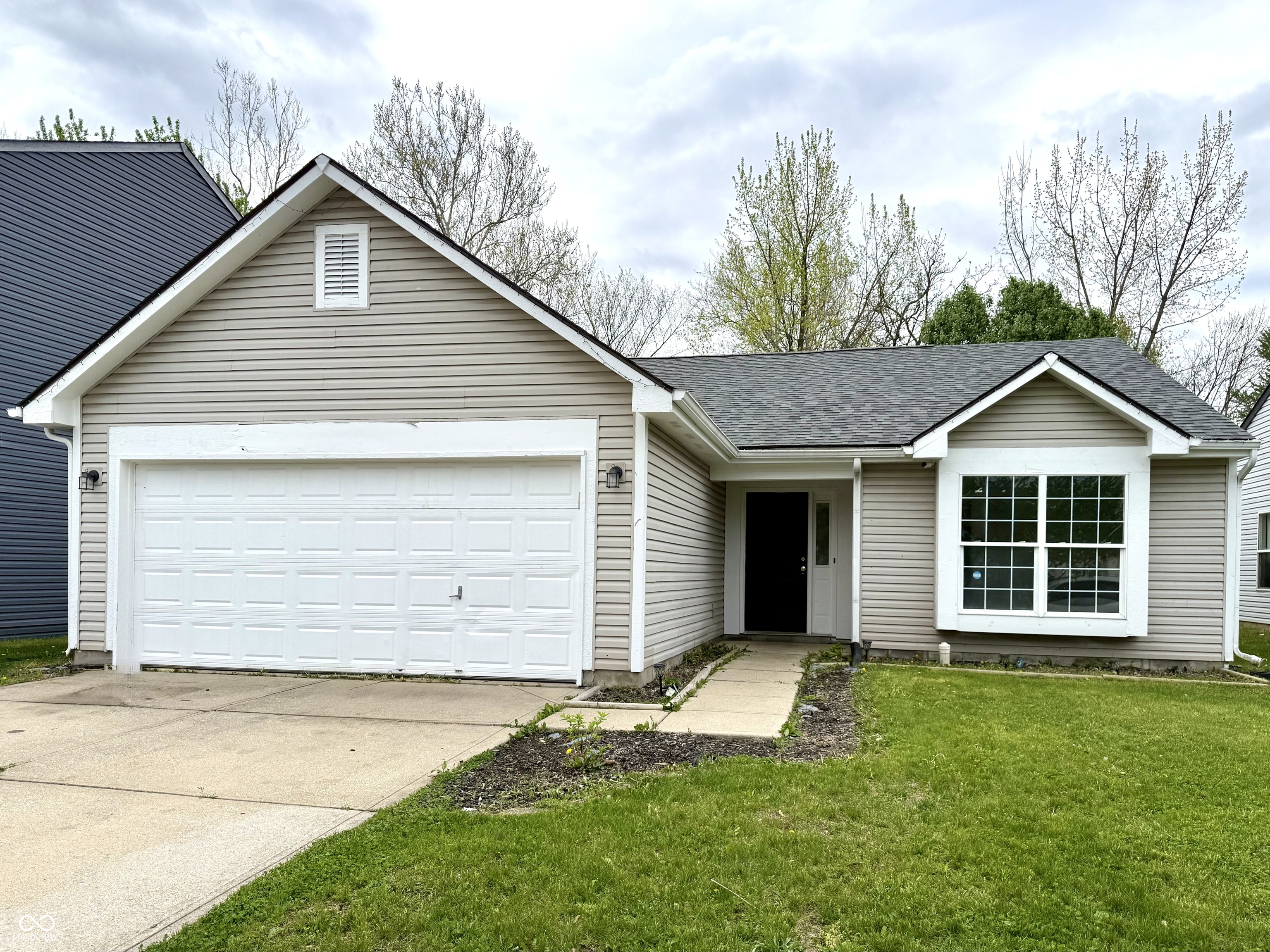 6027 Lakeside Manor Avenue