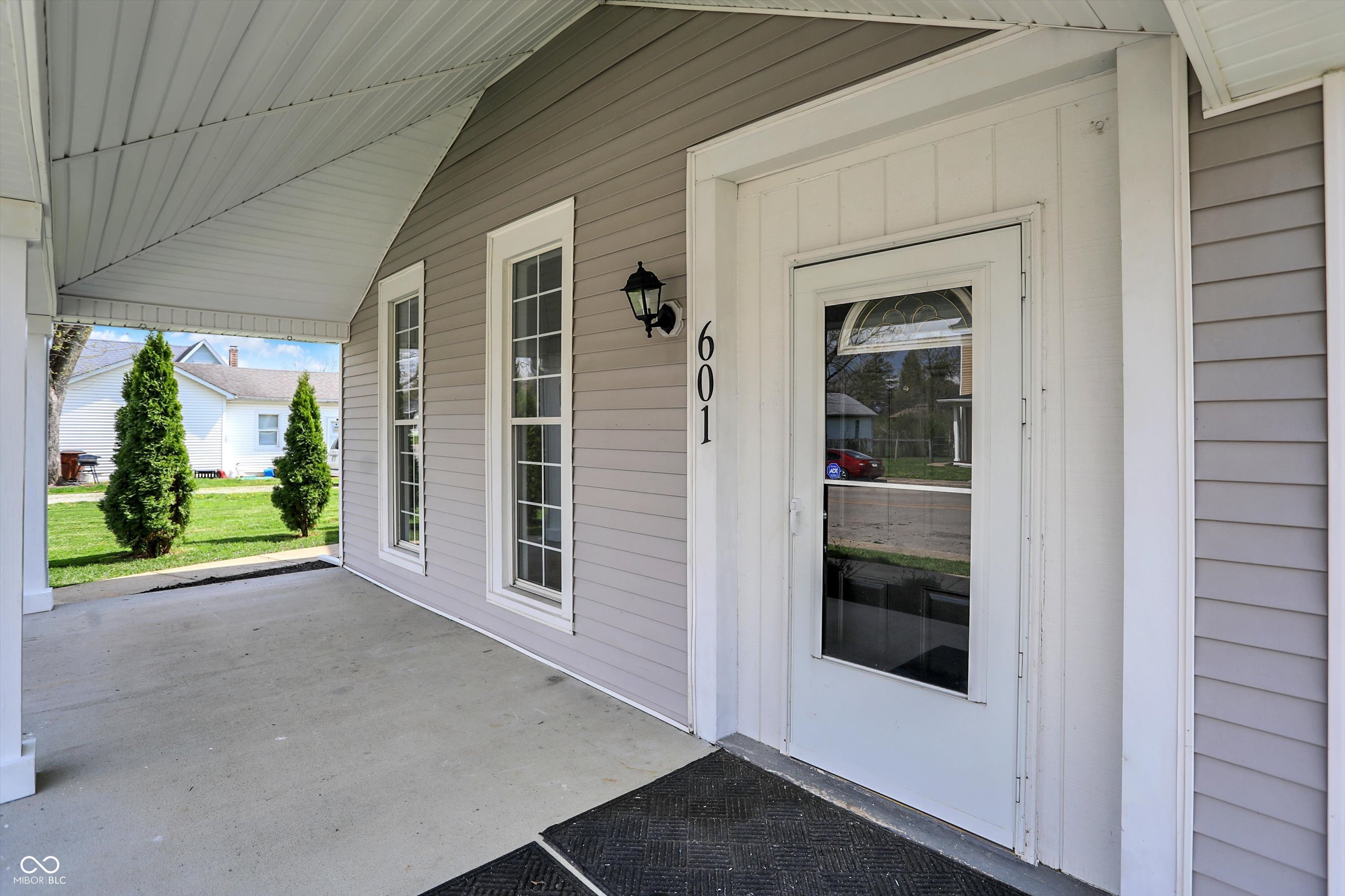 601 E Thompson Street