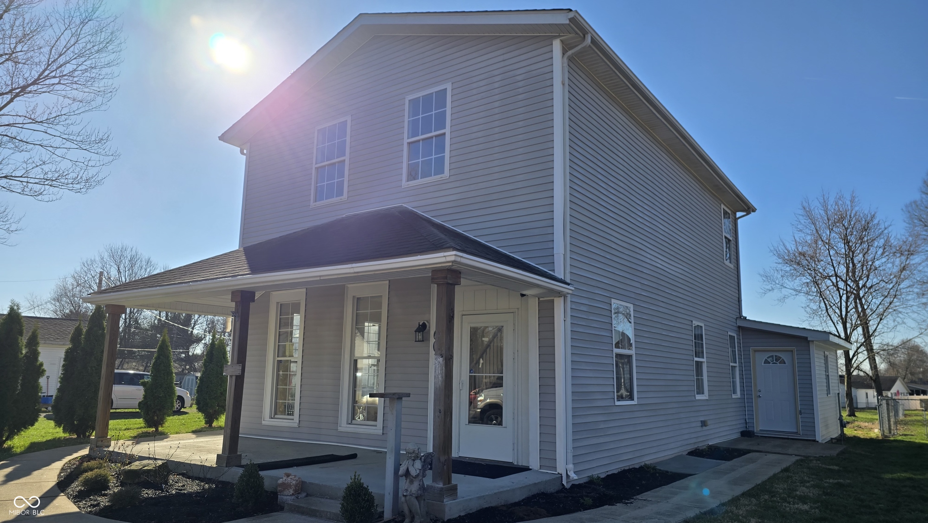 601 E Thompson Street