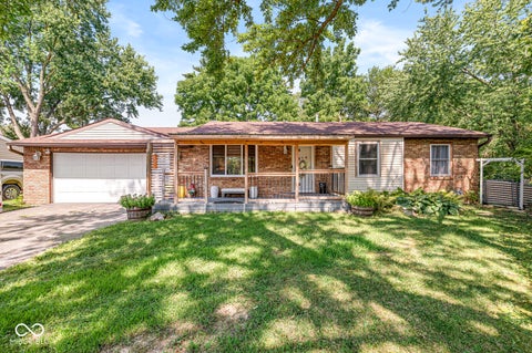 Photo of 353 Broken Arrow Circle, Indianapolis, IN 46234 (MLS # 22123769)