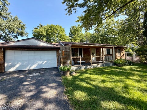 Photo of 353 Broken Arrow Circle, Indianapolis, IN 46234 (MLS # 22123769)