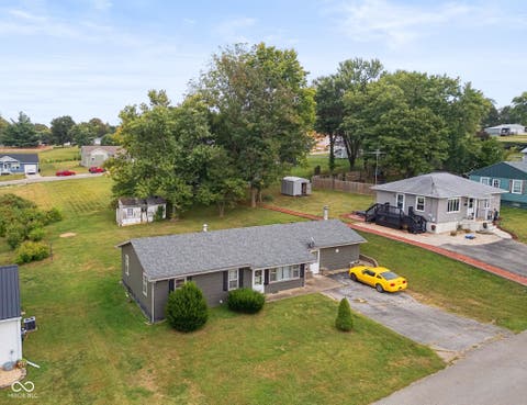 Photo of 412 Ridgeview Drive, Salem, IN 47167 (MLS # 22062240)