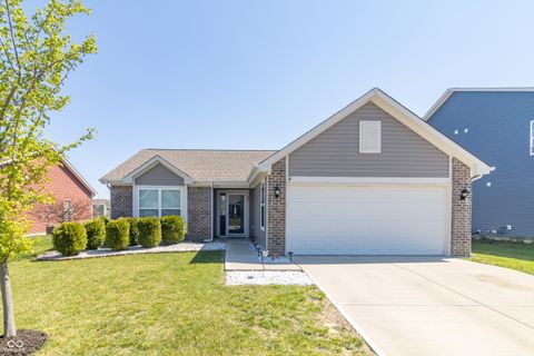 Photo of 497 Haywood Drive, Greenfield, IN 46140 (MLS # 22094445)