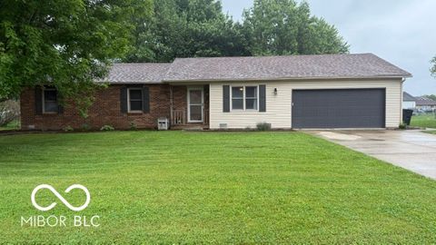 Photo of 5376 Collett Drive E, Camby, IN 46113 (MLS # 22103786)