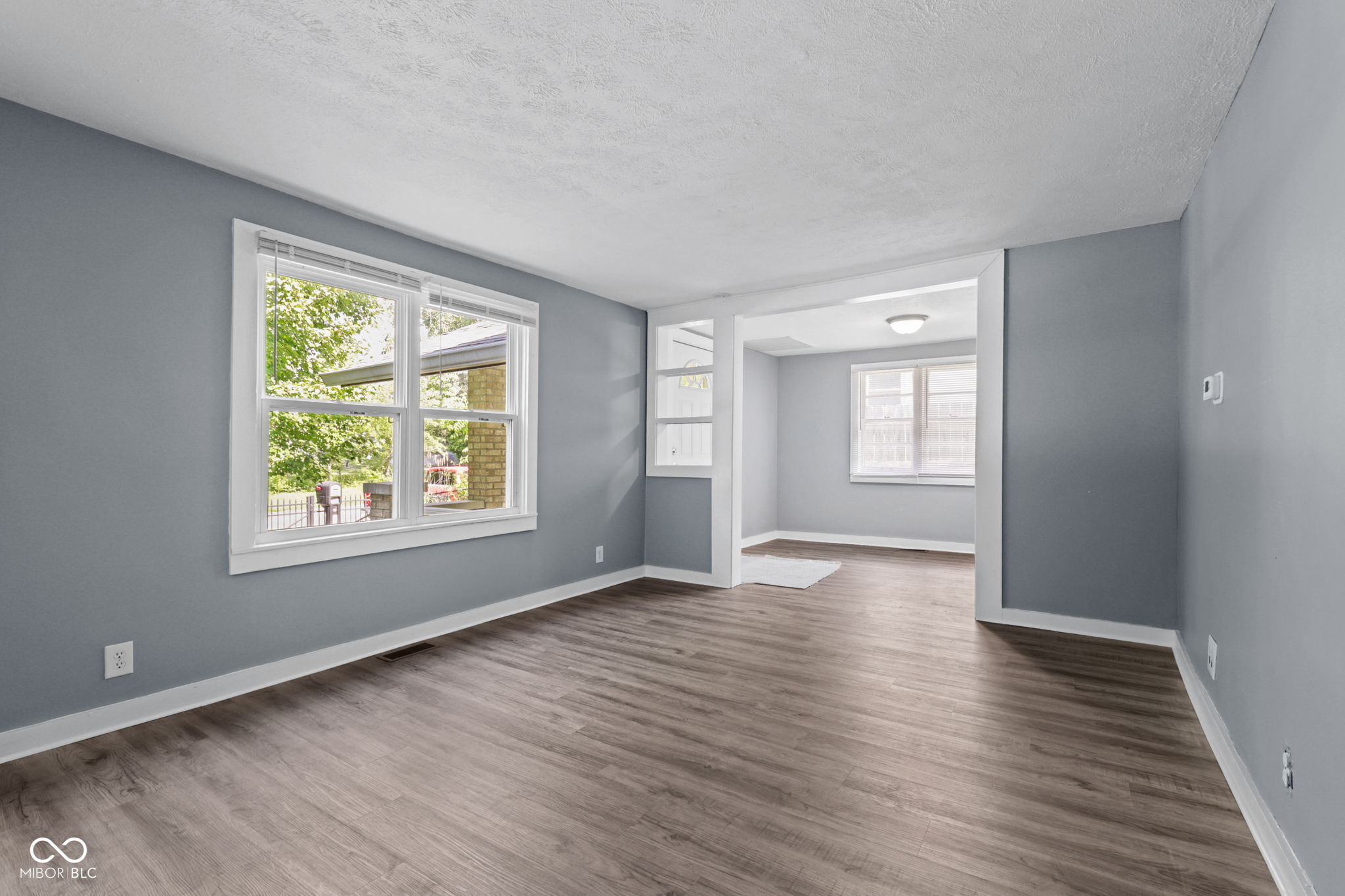 225 S 2nd Avenue
