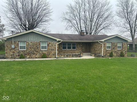 Photo of 1639 N Buck Creek Road, Greenfield, IN 46140 (MLS # 22096102)