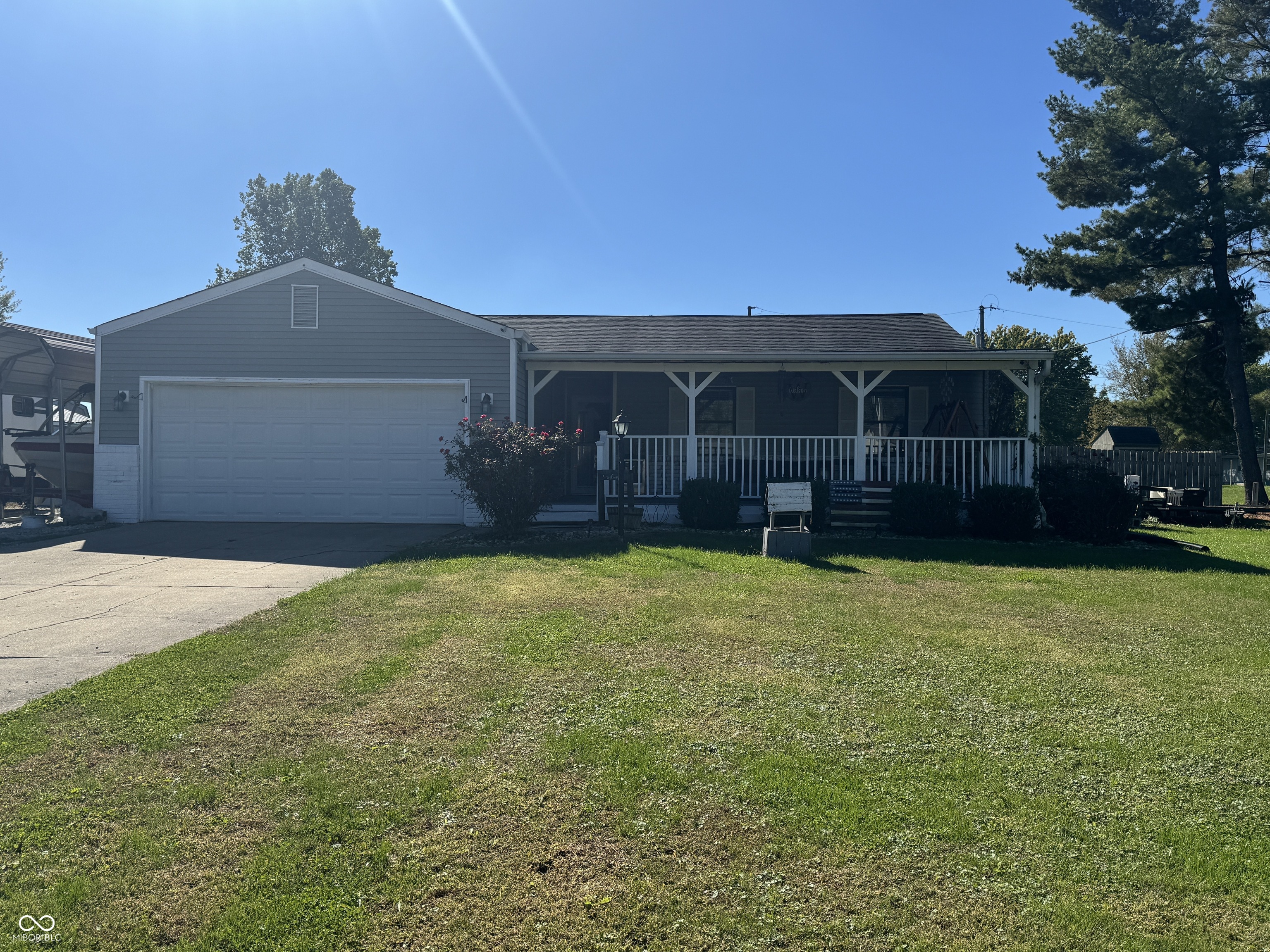 1255 E Longwood
