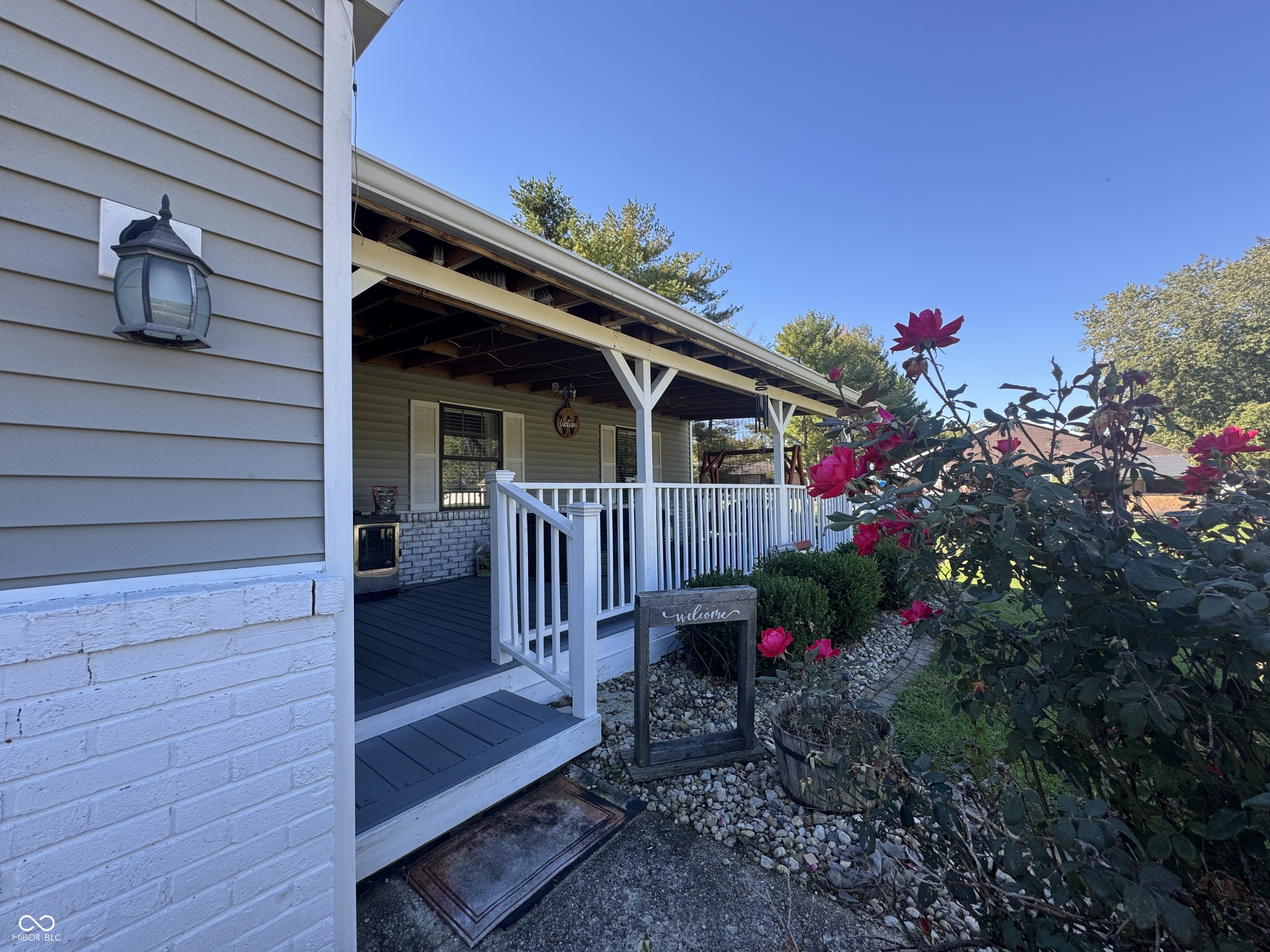 1255 E Longwood