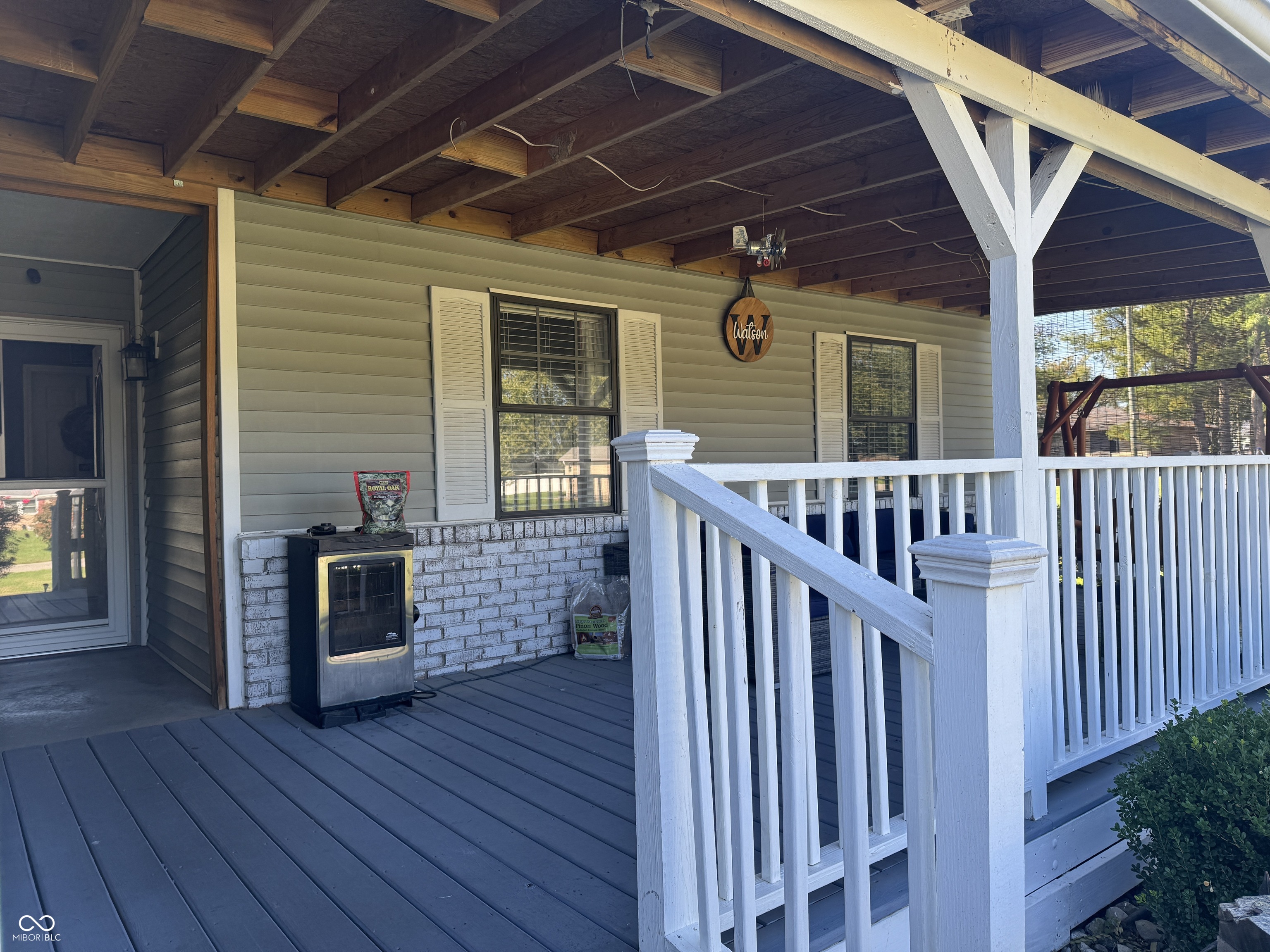 1255 E Longwood