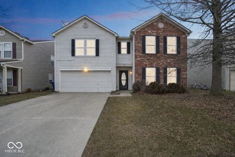 Photo of 12414 Bearsdale Drive, Indianapolis, IN 46235 (MLS # 22085545)