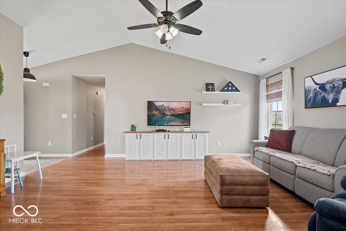 106 Kensington Court