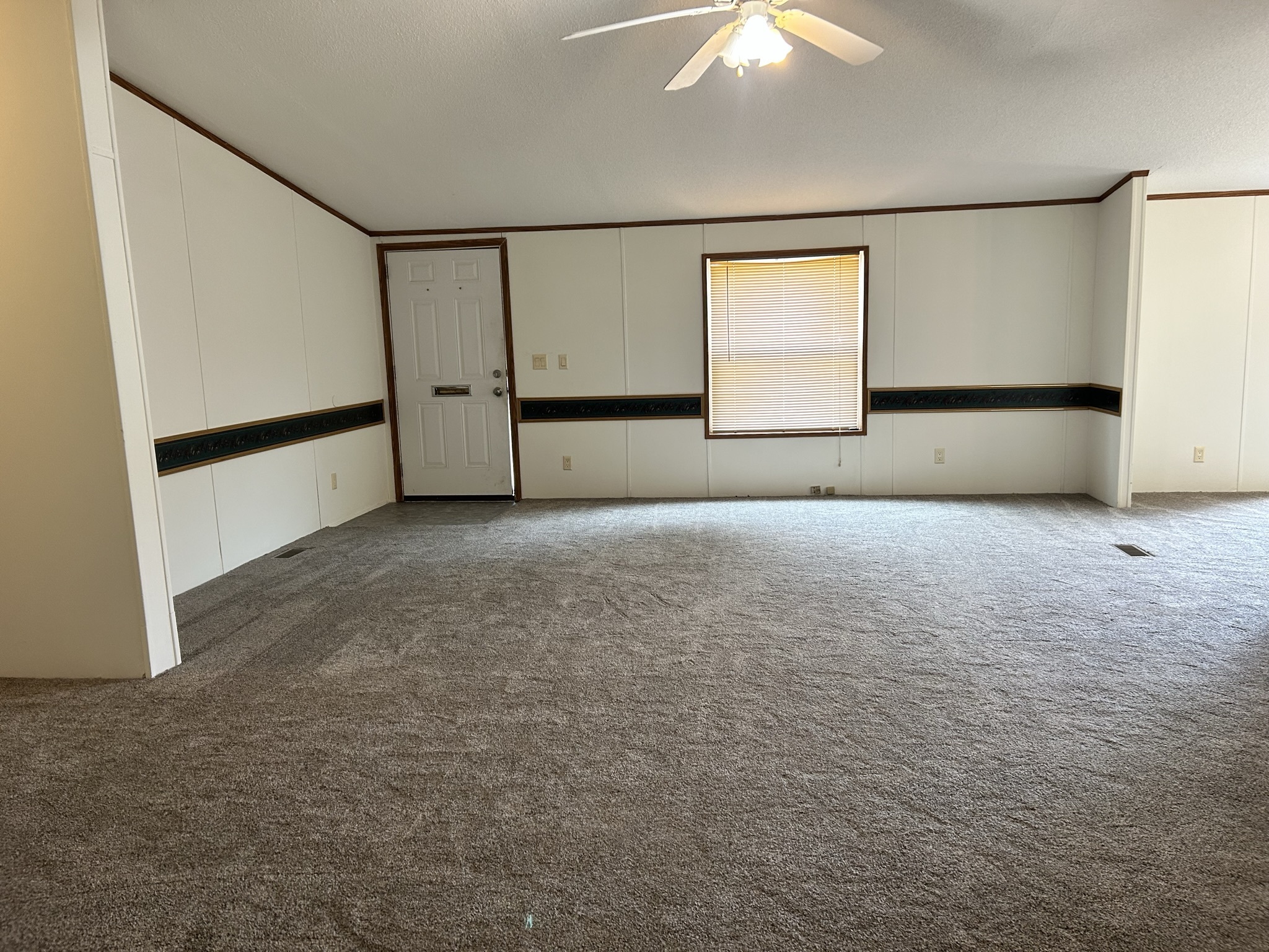 Photo 14 of 33 of 145 E 550 S house