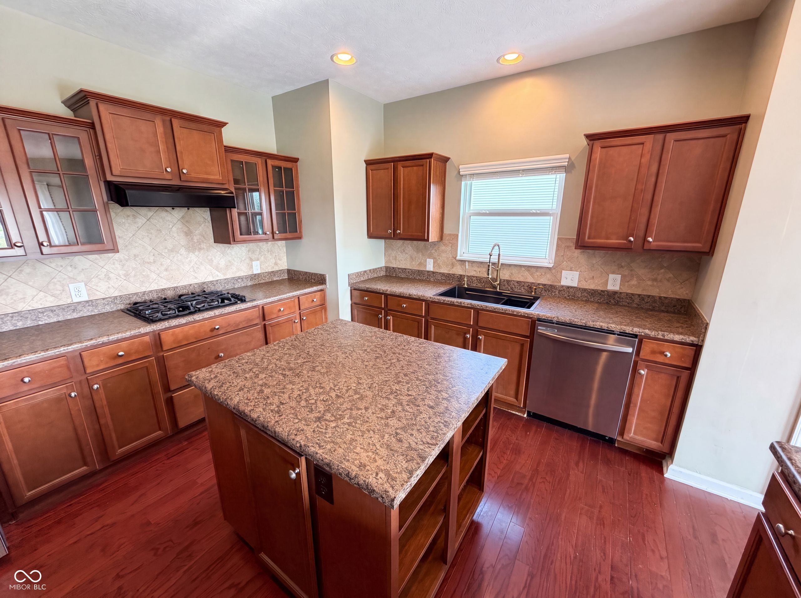 661 Settlers Walk