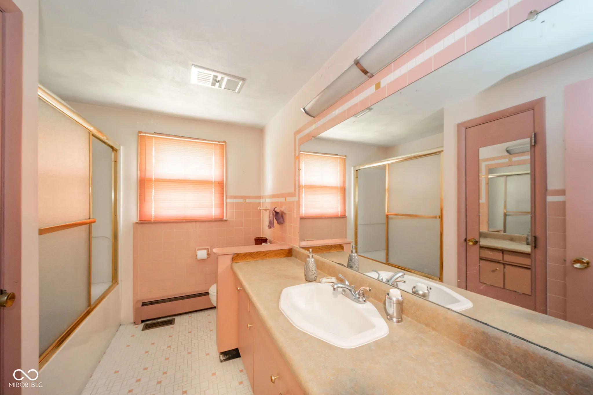 Anderson, Indiana 46012, United States, 2 Bedrooms Bedrooms, ,2 BathroomsBathrooms,Residential,Active,115802