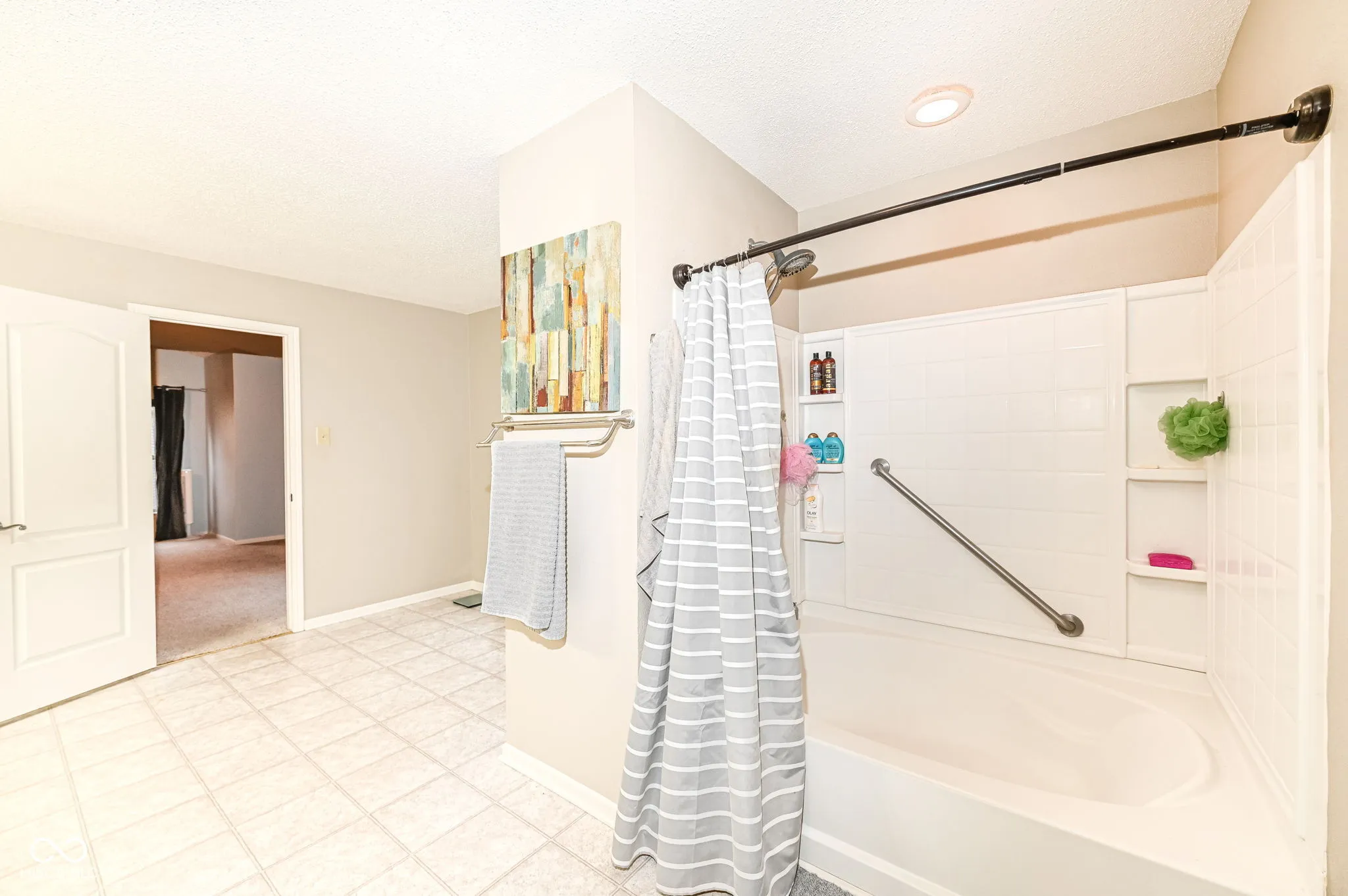 Indianapolis, Indiana 46234, United States, 4 Bedrooms Bedrooms, ,4 BathroomsBathrooms,Residential,Active,3208