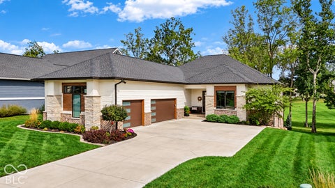 Photo of 3685 Olde Well Run, Zionsville, IN 46077 (MLS # 22129076)