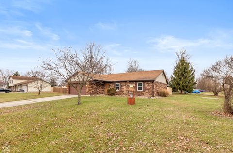 Photo of 6932 Turnberry Way, Indianapolis, IN 46237 (MLS # 22076686)