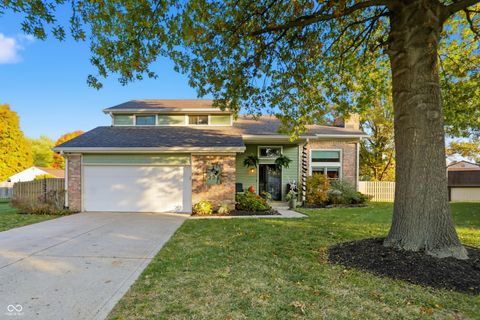Photo of 232 Charing Cross Road, Indianapolis, IN 46217 (MLS # 22071200)
