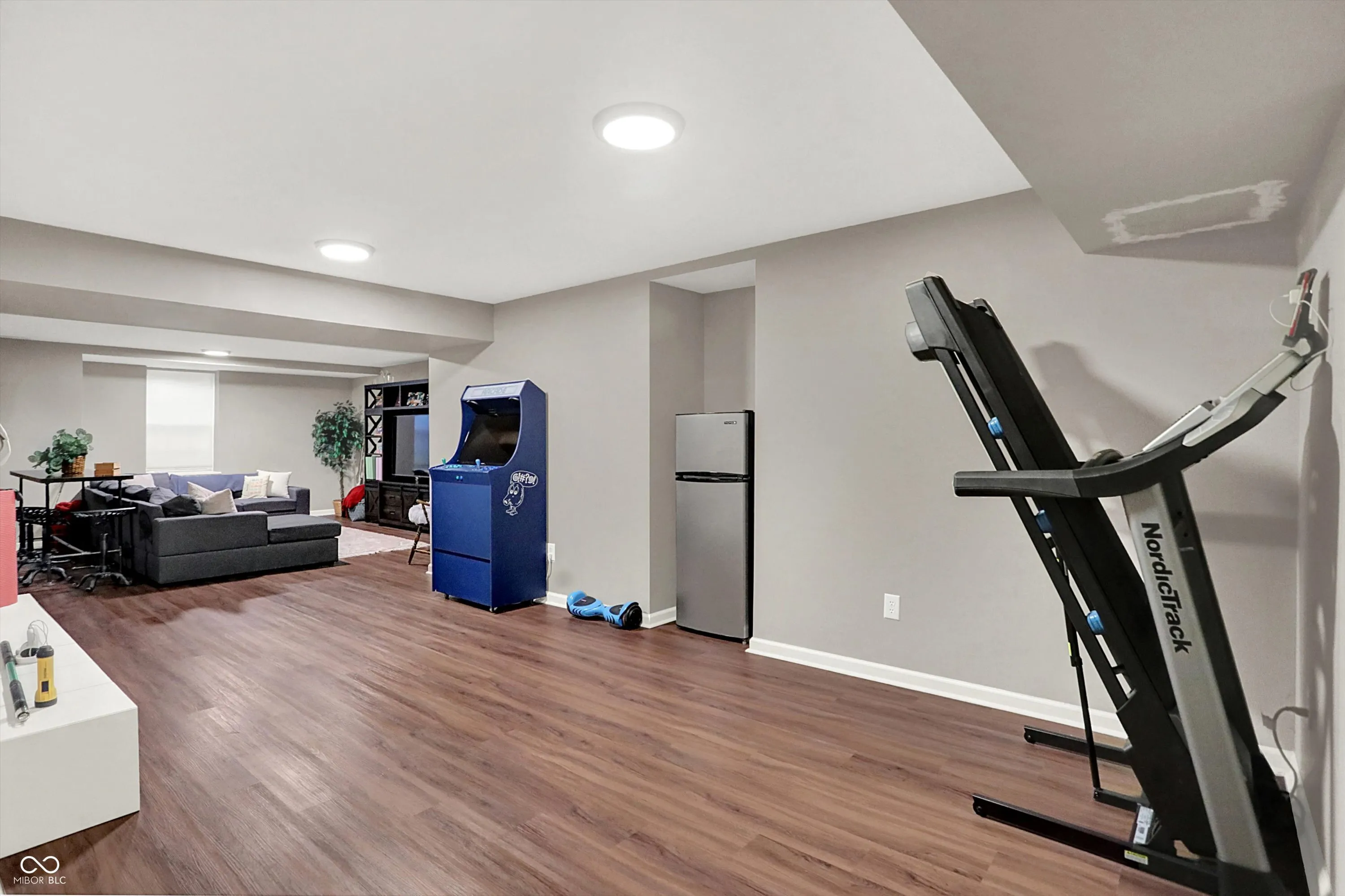 Fishers, Indiana 46038, United States, 4 Bedrooms Bedrooms, ,3 BathroomsBathrooms,Residential,Pending,247190