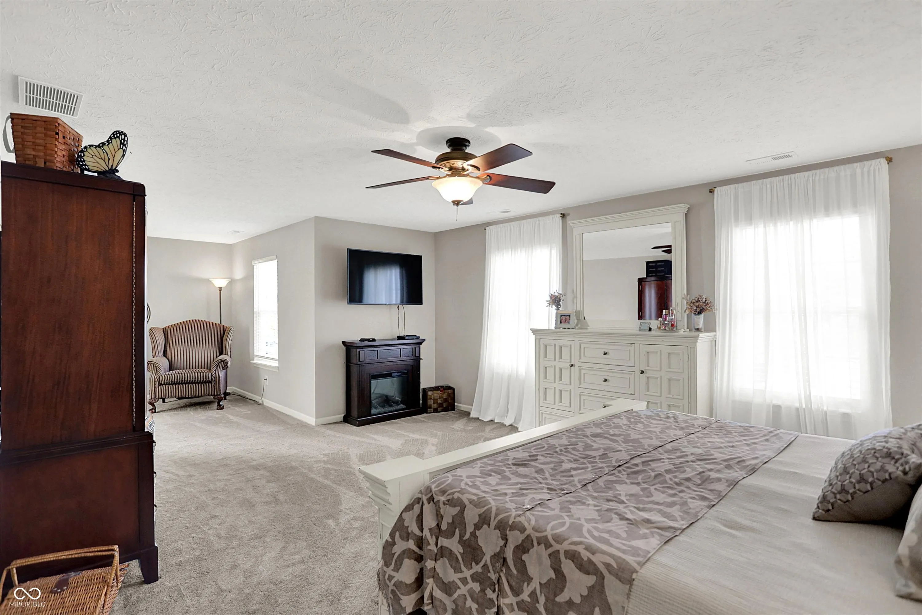 Fishers, Indiana 46038, United States, 4 Bedrooms Bedrooms, ,3 BathroomsBathrooms,Residential,Pending,247190