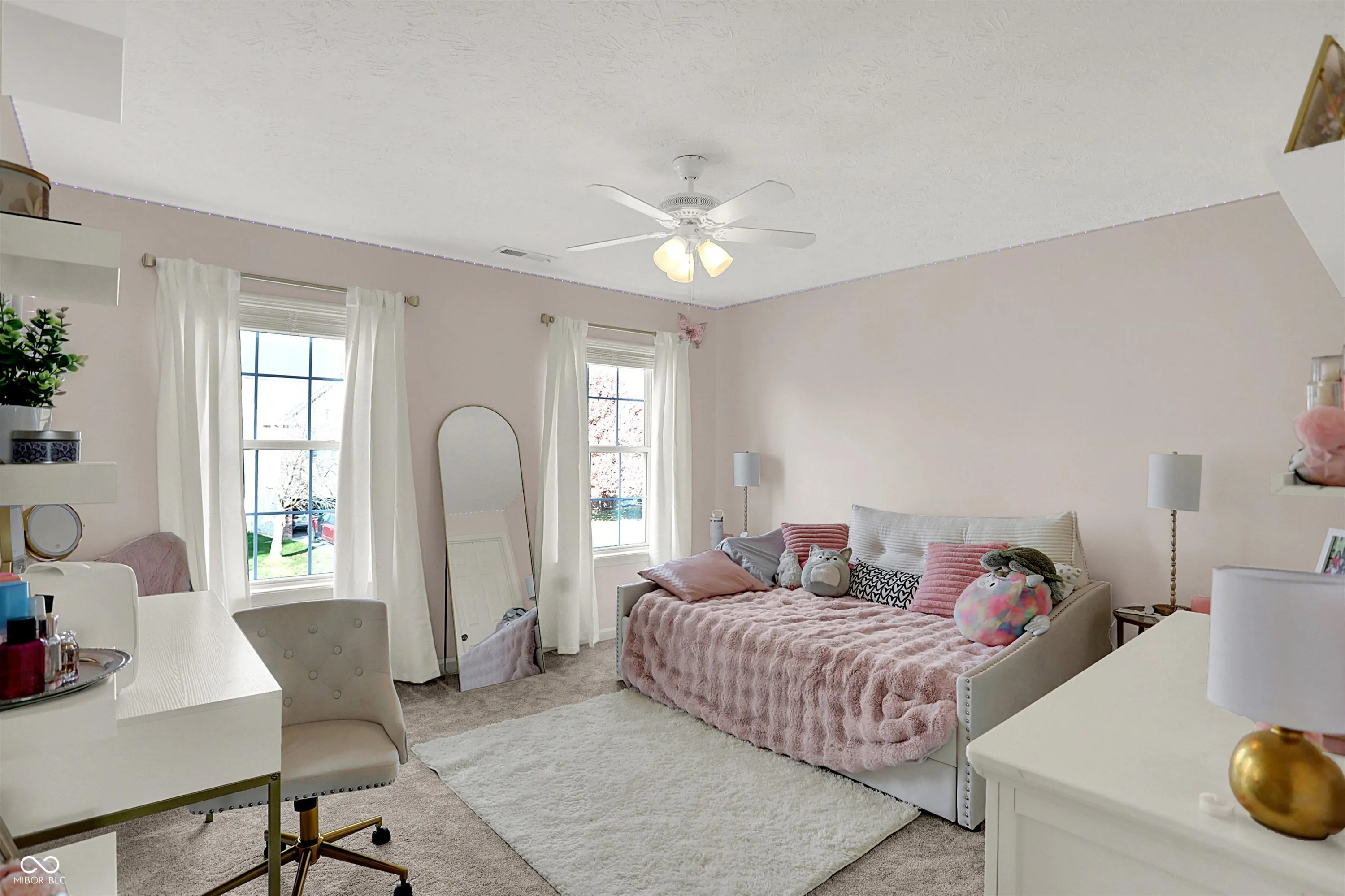 Fishers, Indiana 46038, United States, 4 Bedrooms Bedrooms, ,3 BathroomsBathrooms,Residential,Pending,247190