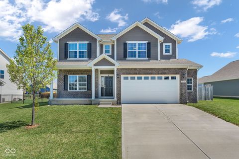 Photo of 2239 Summer Shore Drive, Greenwood, IN 46143 (MLS # 22094193)