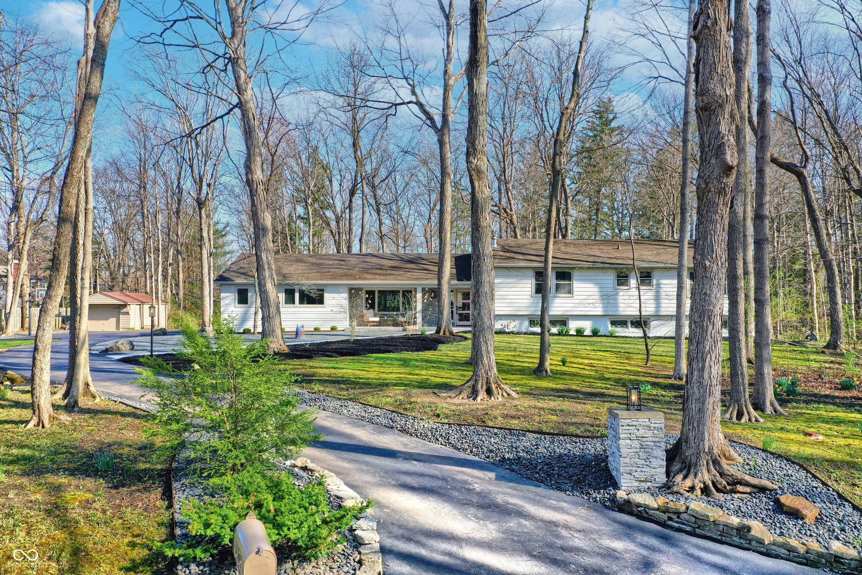 8990 Pickwick Drive