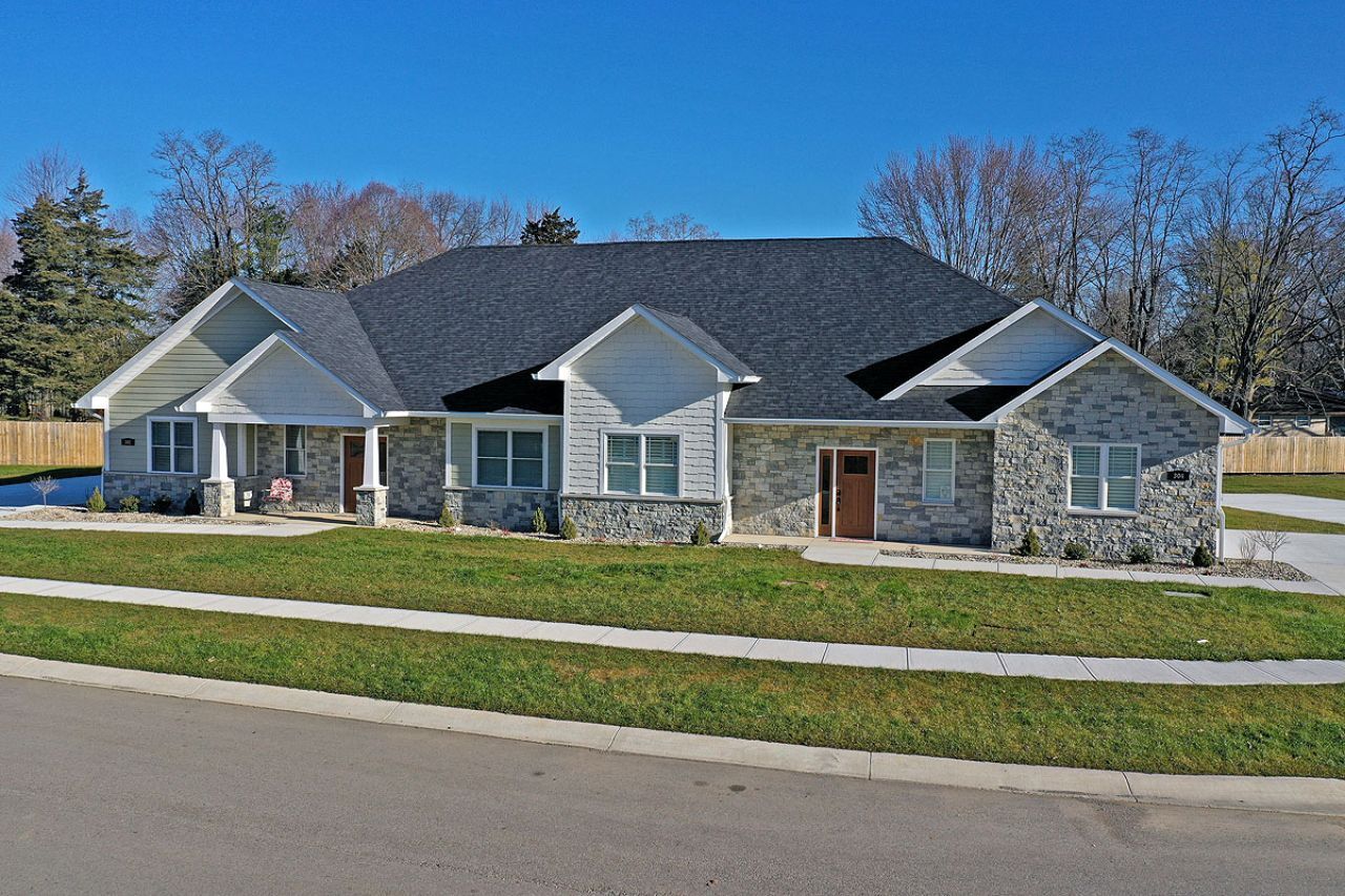 View Knightstown, IN 46148 condo