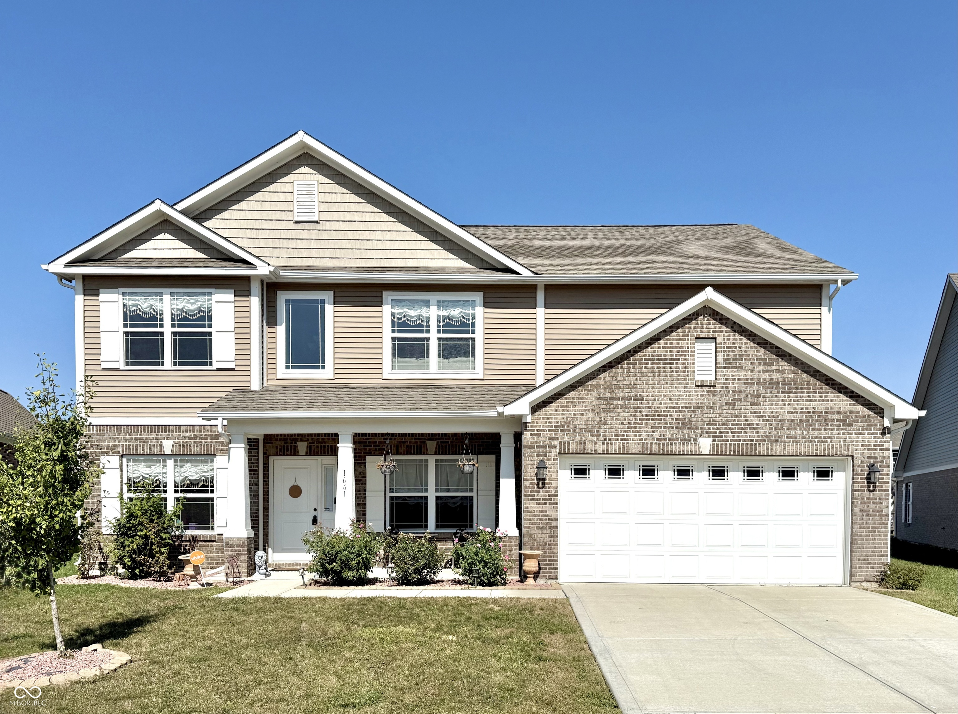 1661 Devonshire Avenue