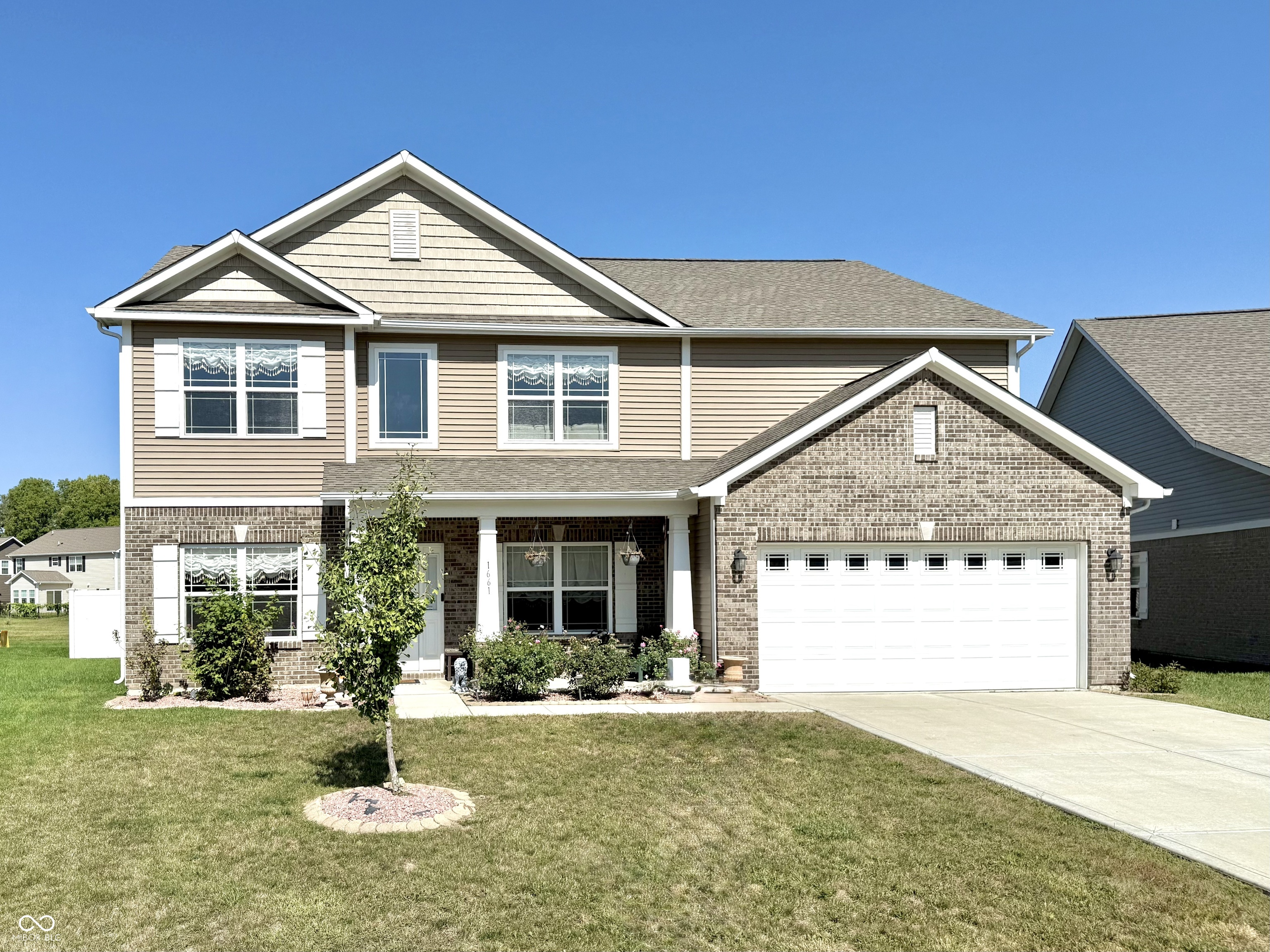 1661 Devonshire Avenue